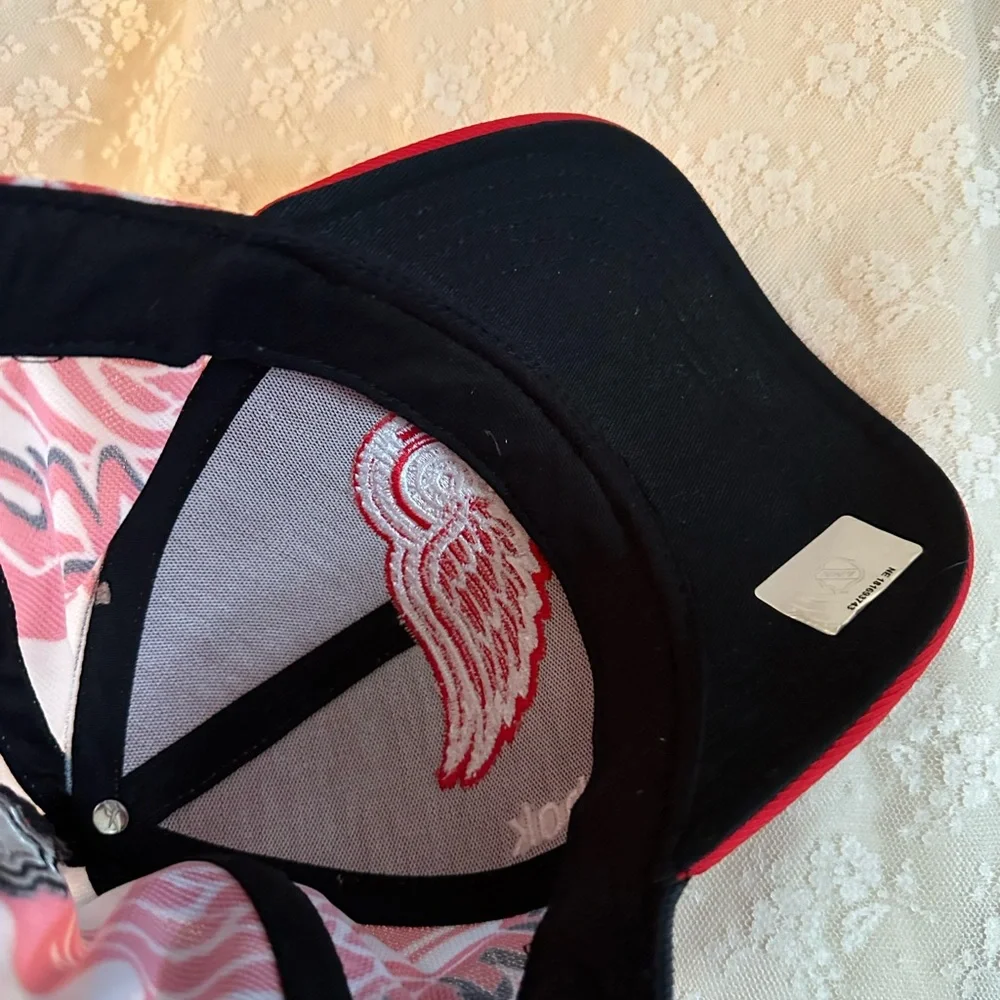 Reebok detroit red